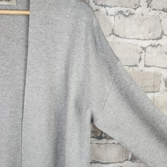 Charlie Paige Long Open Cardigan Pouch Pocket Light Gray No Size Measures Medium - Picture 6 of 13